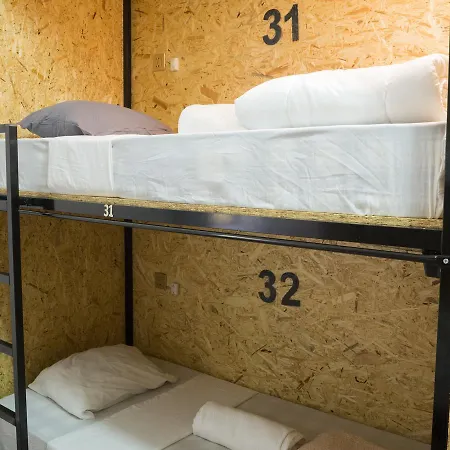 Aykibom Hostel *